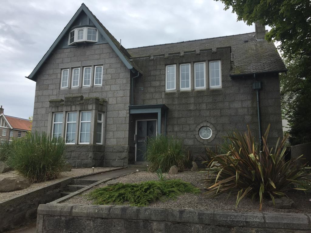 Aberdeen Serviced Apartments - The Lodge Екстериор снимка
